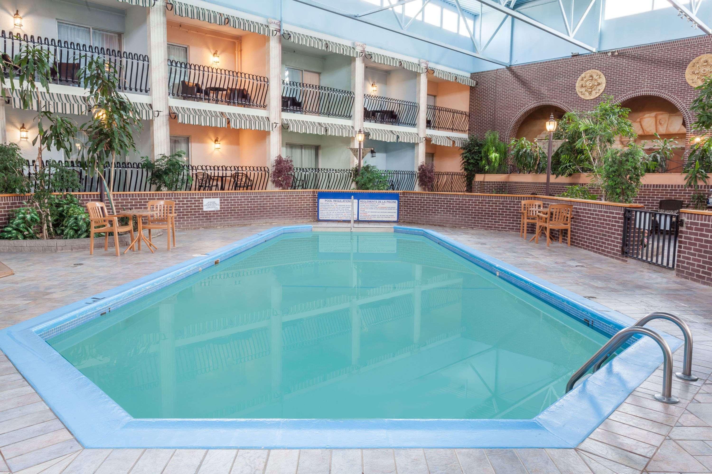 Hotel Ramada By Wyndham Fredericton Exterior foto